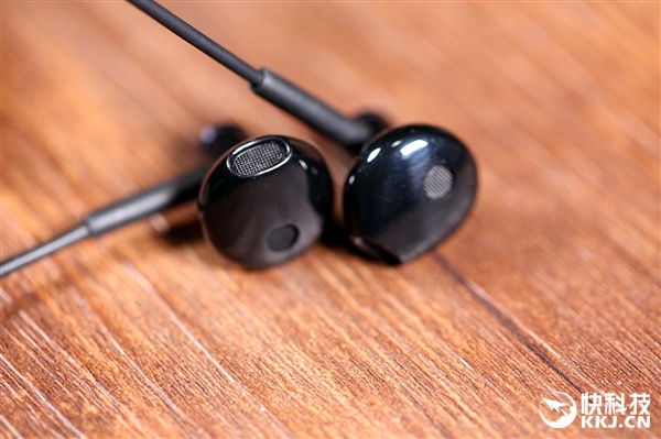 99元 小米双单元半入耳式耳机Type-C版图赏