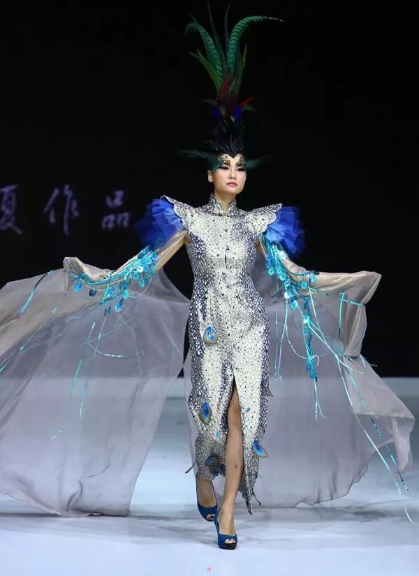 除了陈志朋变装走秀，北京时装周还有更多妖魔鬼怪!