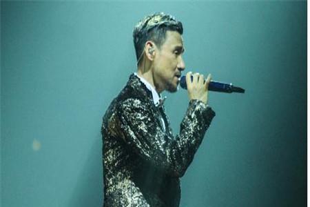 张学友原来还兼职神捕?开演唱会必抓逃犯