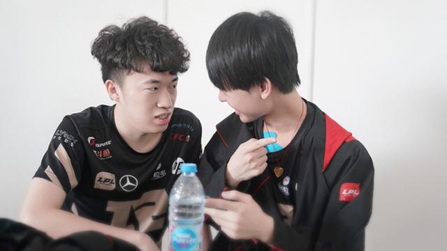 小虎直播吐槽:RNG法定假日都不放假