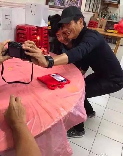 娱乐圈接地气的明星：杨洋吃拉面宋祖儿做菜，网友：张天爱亮了