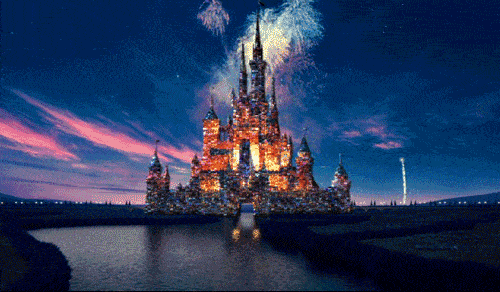 想到的仍是 "童话,幸福,快乐" 这些 美好的词语 希望当迪士尼城堡的