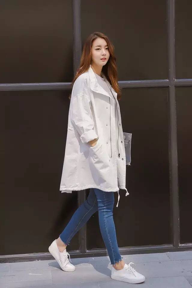 只要你有连衣裙、薄风衣，随便就有20套时尚look