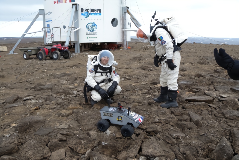 全球最大无人岛，面积跟9个上海那么大，还被称为“火星”