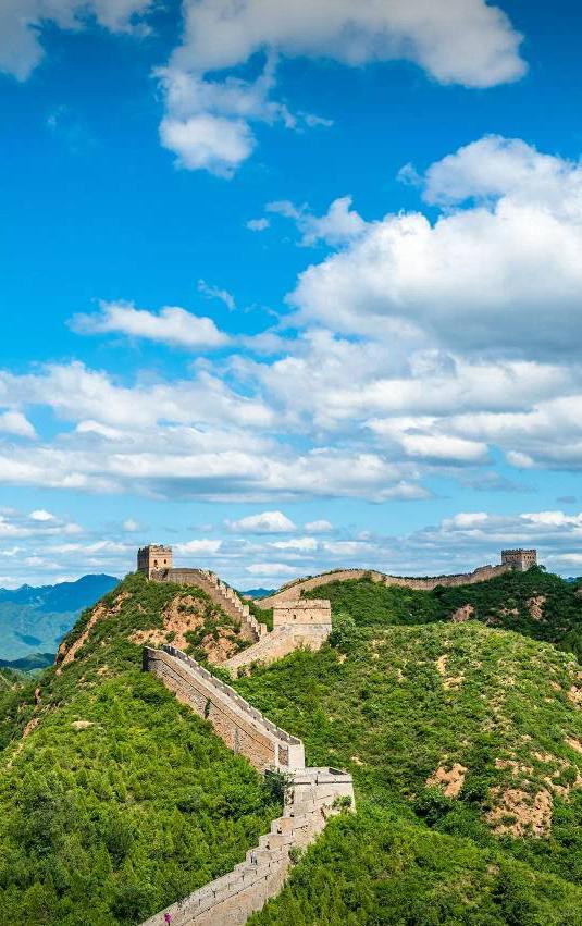 长城又称万里长城,是中国古代的军事防御工程.