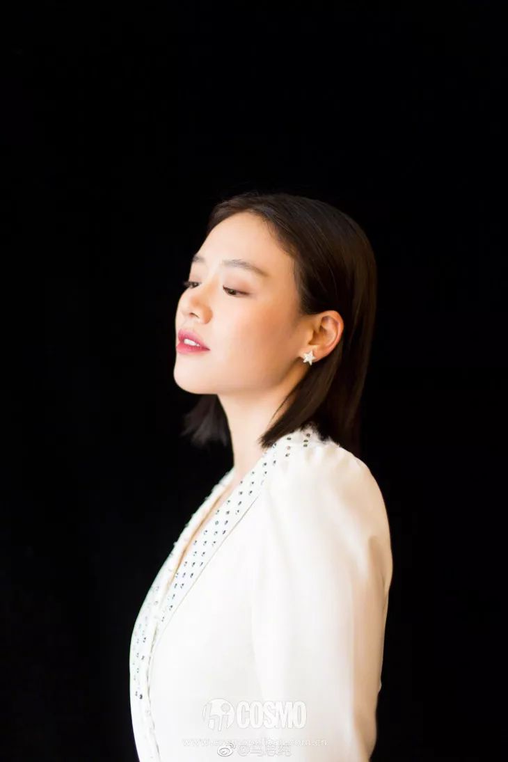 马思纯知道,甭管什么年代的戏,穿得好看永远吸