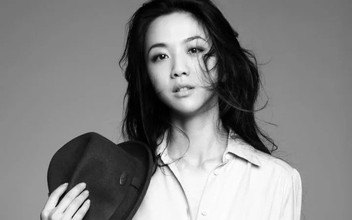 她一脱成名,曾遭封杀,还被预言没人敢要,如今登顶影后实力打脸