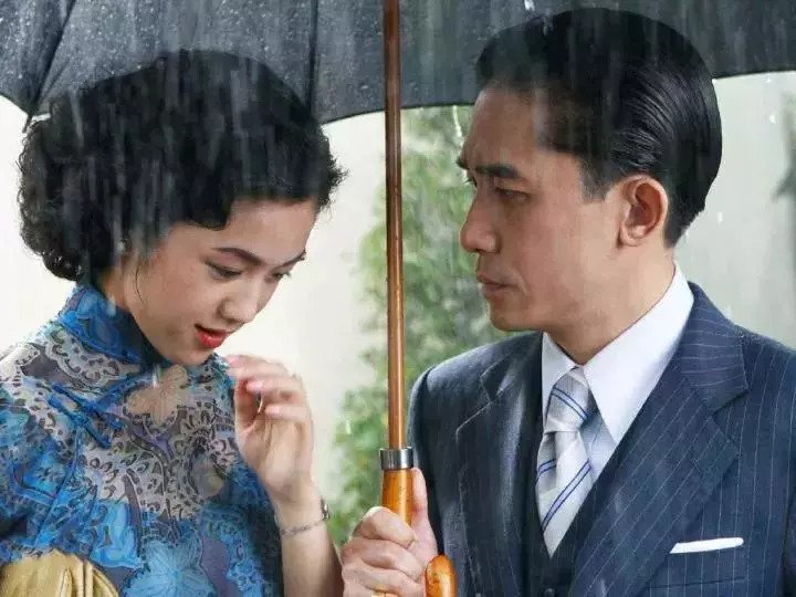 她一脱成名,曾遭封杀,还被预言没人敢要,如今登顶影后实力打脸