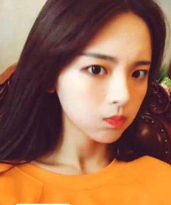 杨超越cos金克丝神还原!可真空服装上身后效