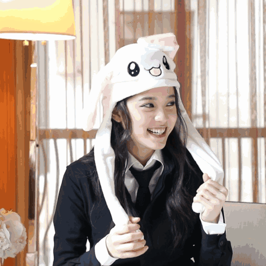 18岁的欧阳娜娜,就想拿养老金过日子?