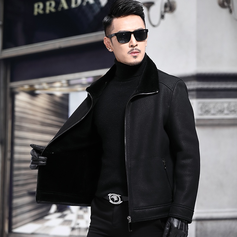 男人一旦过了50，要想不显老，建议多穿这样男装，显年轻巨有范