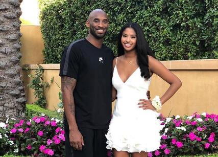 亭亭玉立!科比与身高175的大女儿合影