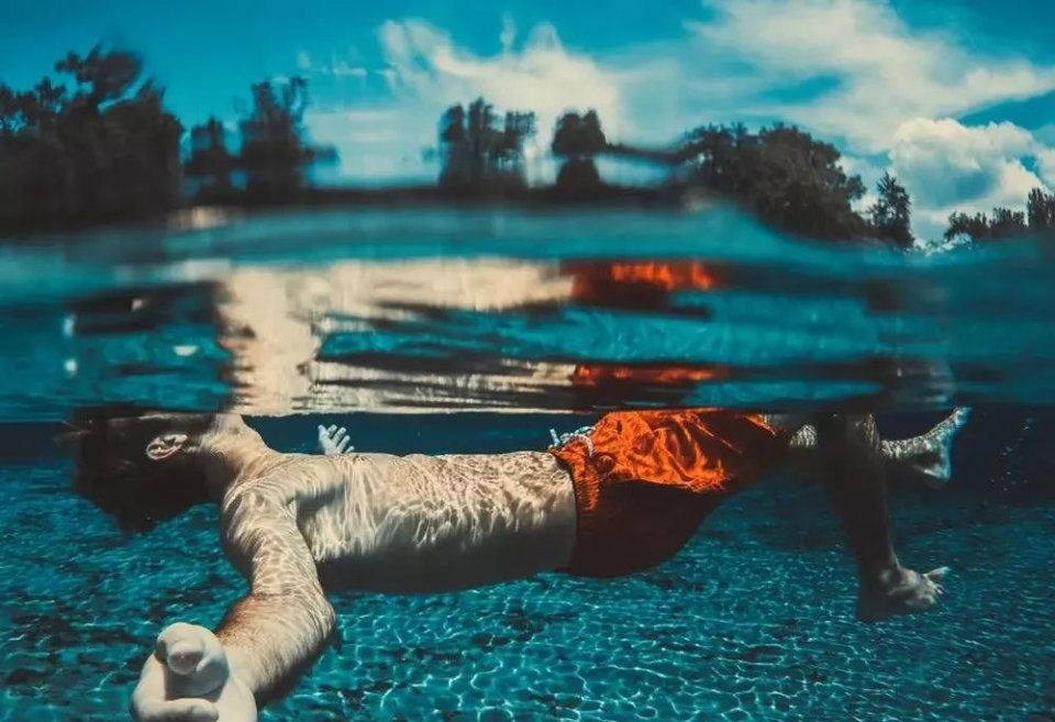 千万别和没钱的男人谈爱情!