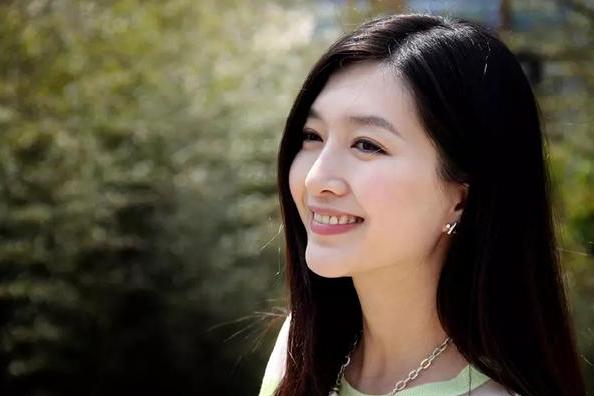 明星的英语水平,郑恺八级,而最后一位女星曾给