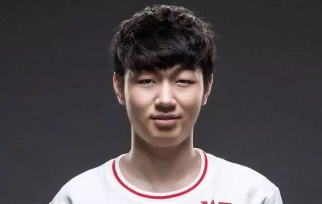 WE宣传海报没有“龙之子”condi身影!疑似已被战队除名?