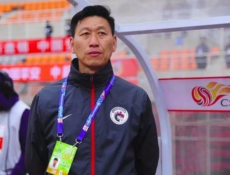 曾是中国足球抗日英雄,却娶日本妻,儿子入籍日