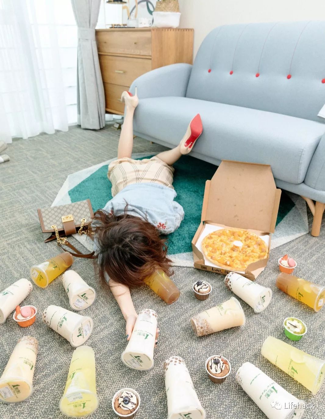 最近超火的“富婆摔”，已经被肌肉男玩坏了!