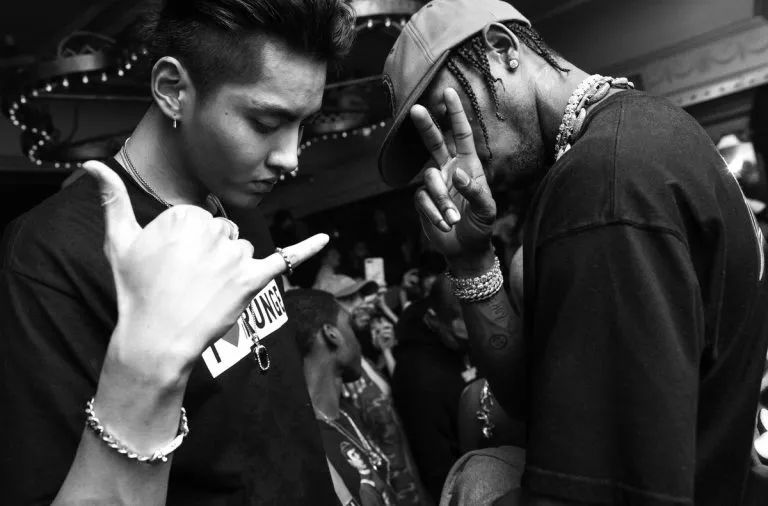 travis scott 和吴亦凡的 auto-tune,哪个"伏特数"更强?