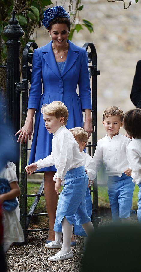 英国皇室时尚中最受欢迎的蓝色,彰显着皇室的