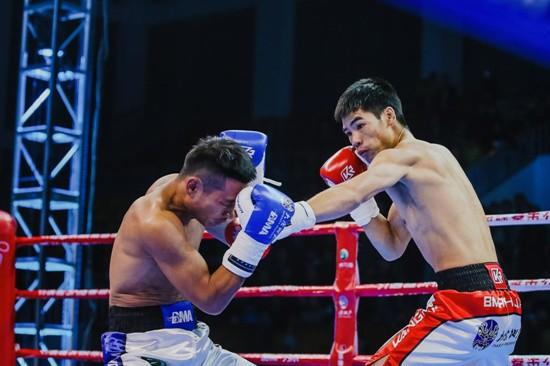 贵州国际拳击公开赛火爆开战，肖兰海郭天燚KO对手强势获胜