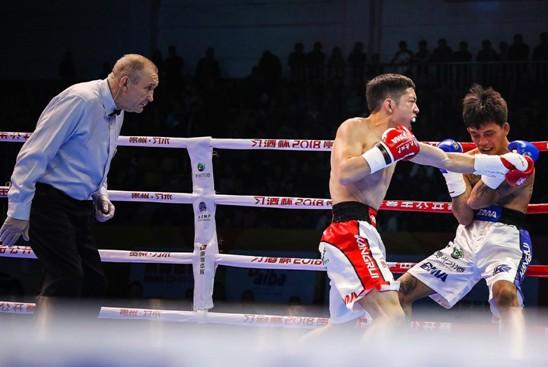 贵州国际拳击公开赛火爆开战，肖兰海郭天燚KO对手强势获胜