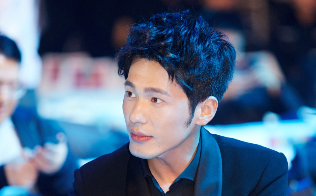 胡子成抢镜利器?白宇痞帅杜淳硬汉,吴秀波绅士