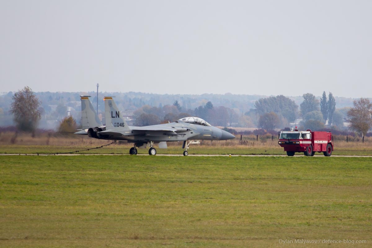 美空军1架F-15D战斗机在乌克兰军事演习中出现故障紧急着陆