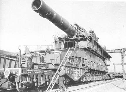 世界上威力最大火炮，口径高达800毫米，光炮弹就有4吨重
