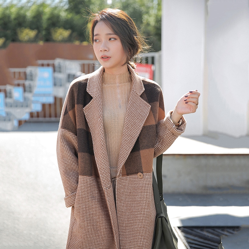 别傻傻的穿羽绒服,今年流行穿这样的呢大衣,就