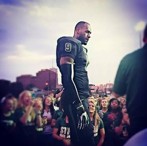 篮球巨星勒布朗詹姆斯身体是如何练成的?