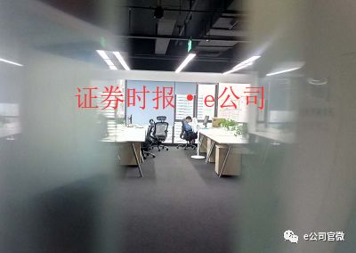 实探锤子成都办公区，2000㎡办公楼严重空置！近百员工遭疑遣散，老罗的锤子何去何从？