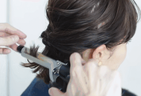 ></p></a> 正文   它很有少女感, 能突出短发女生的鬼马精灵.