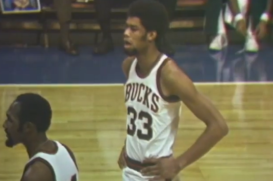 49年前的今天：“天勾”贾巴尔迎来NBA生涯首秀