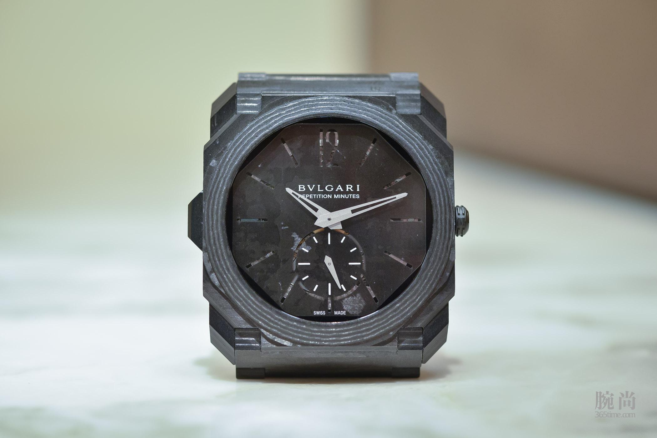 Bulgari-Octo-Finissimo-Minute-Repeater-Carbon-12.jpg