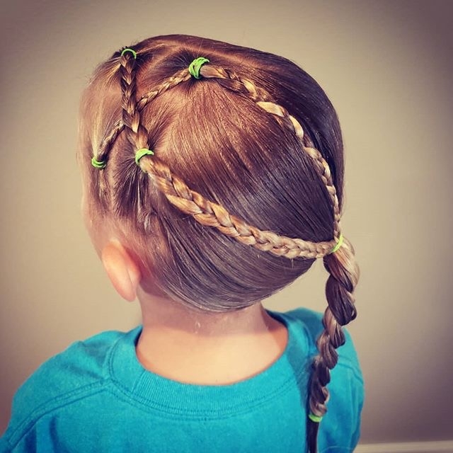 10款可爱儿童简单编发发型!让你家宝贝走在流行尖端