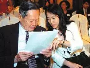 96岁杨振宁身体不佳，同意娇妻改嫁，财产分配让人心寒