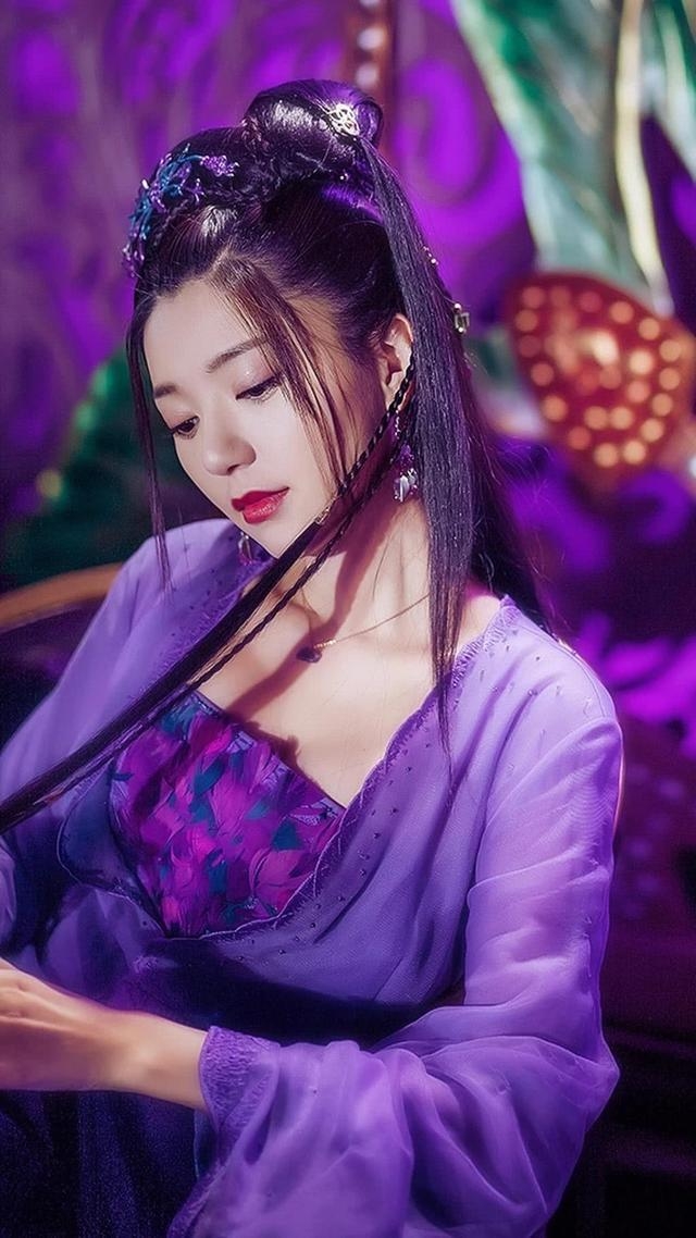 她穿紫衣比唐嫣饰演的紫萱还要美!