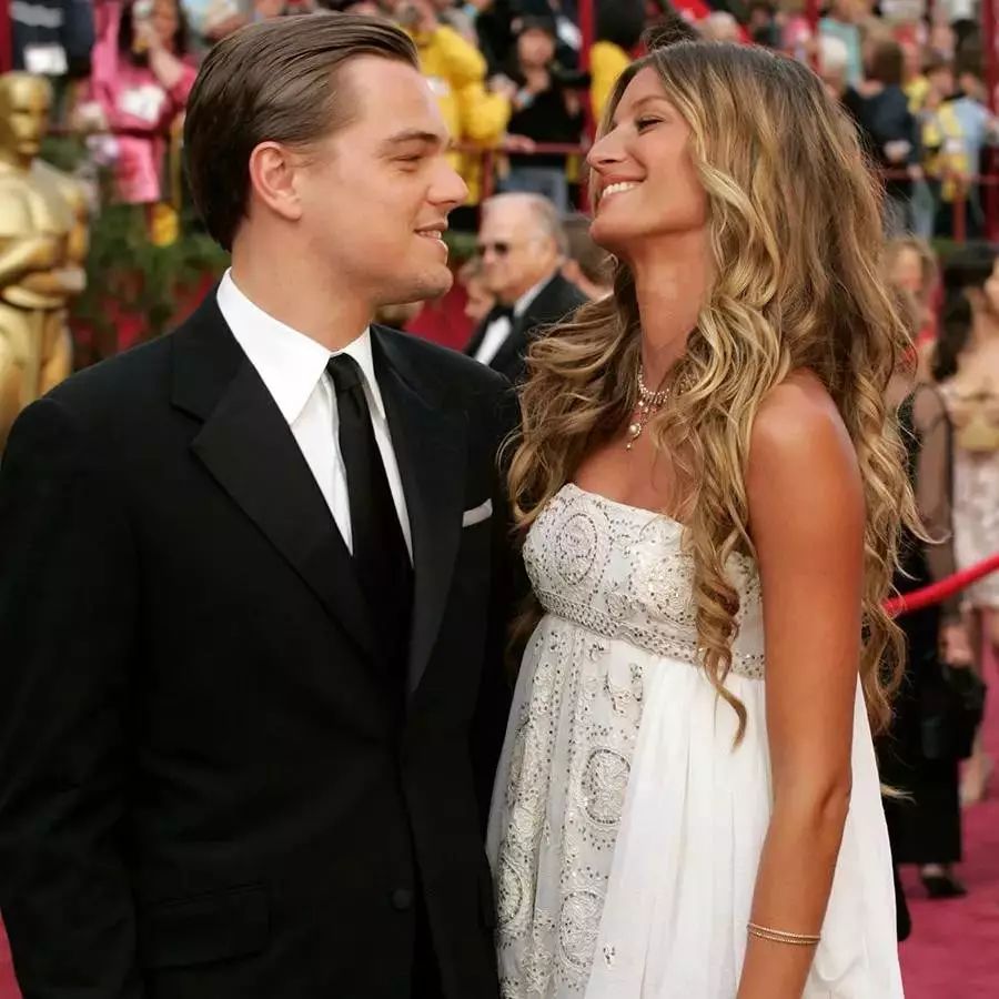 小李子订婚啦!20年换了57个女朋友,44岁超模