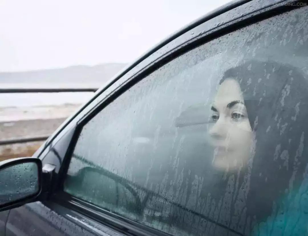 下雨车窗素材-下雨车窗图片-下雨车窗素材图片下载-觅知网