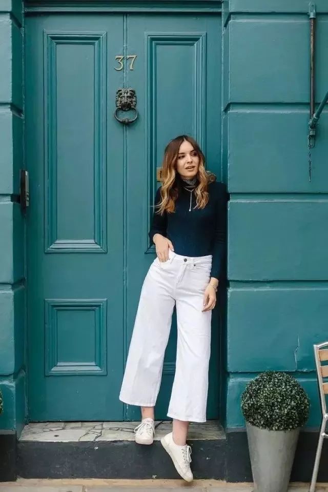 ⊙ 阔腿裤+运动鞋，就是好看!!!