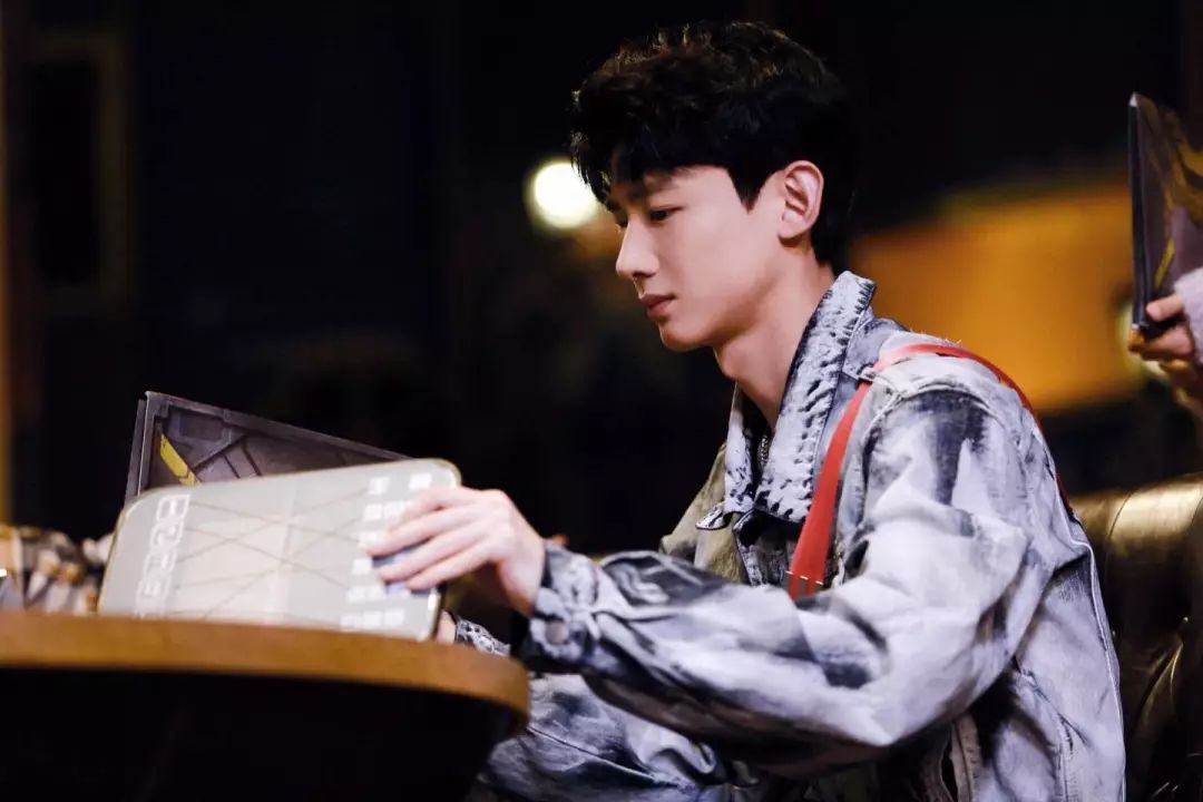 白敬亭的“不加糖”最早出现在《夏至未至》里,原来他早有铺垫!