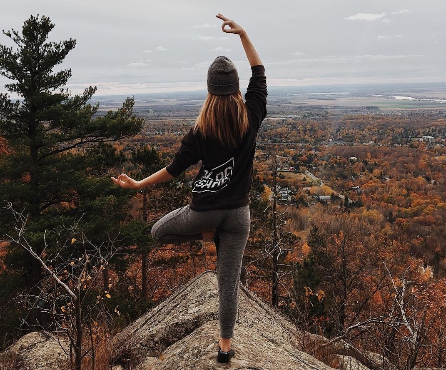 锻炼平衡能力，用这两种瑜伽体式，一学就会!