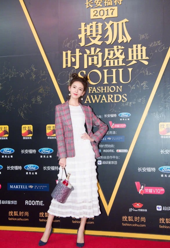 蛋糕裙显胖?学迪丽热巴江疏影的穿搭技巧,轻松