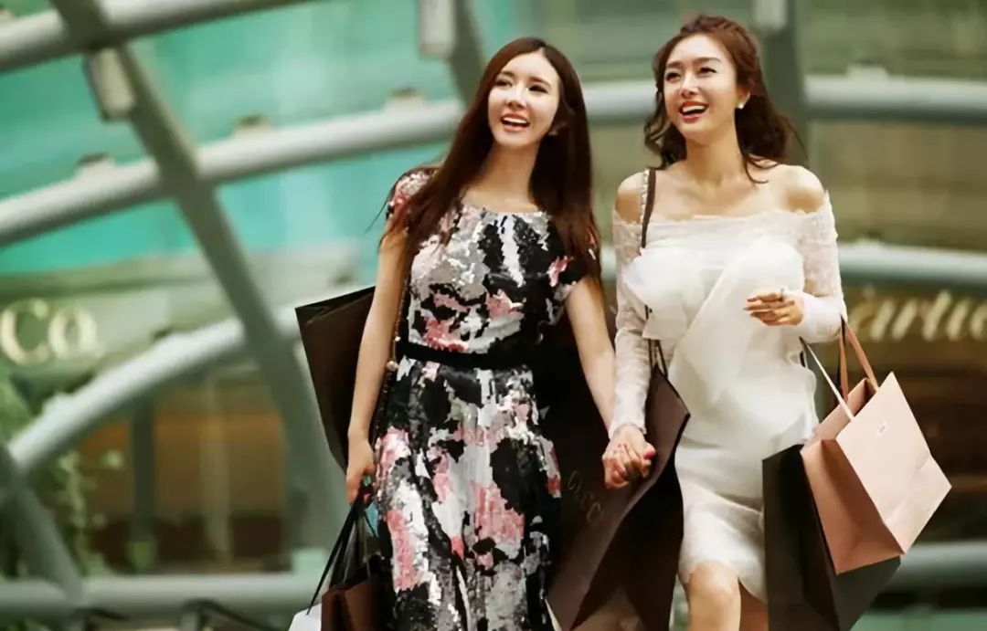 “SHE-ERA(她时代)”经济来临,餐厅要懂得女人心