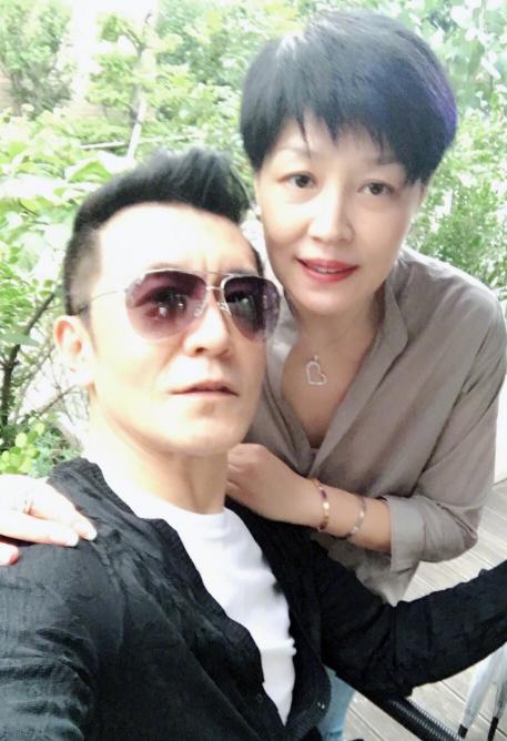 哈文为不影响到唐嫣和罗晋结婚日,李咏葬礼日