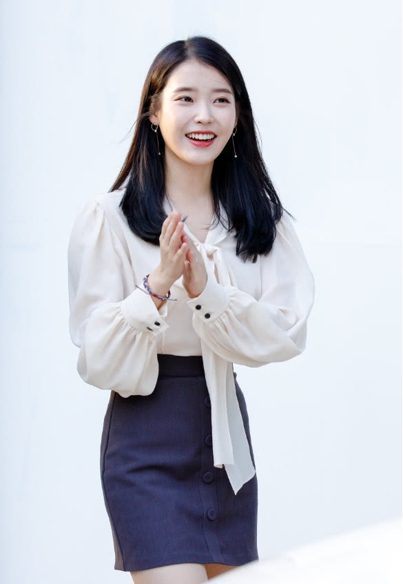 李中生清纯可爱如初知恩,初中永远都没18岁的本14篇目必读外形图片