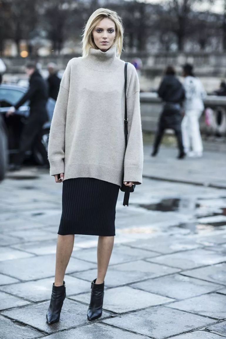 大毛衣+半身裙,才是秋冬慵懒风的穿搭套路!
