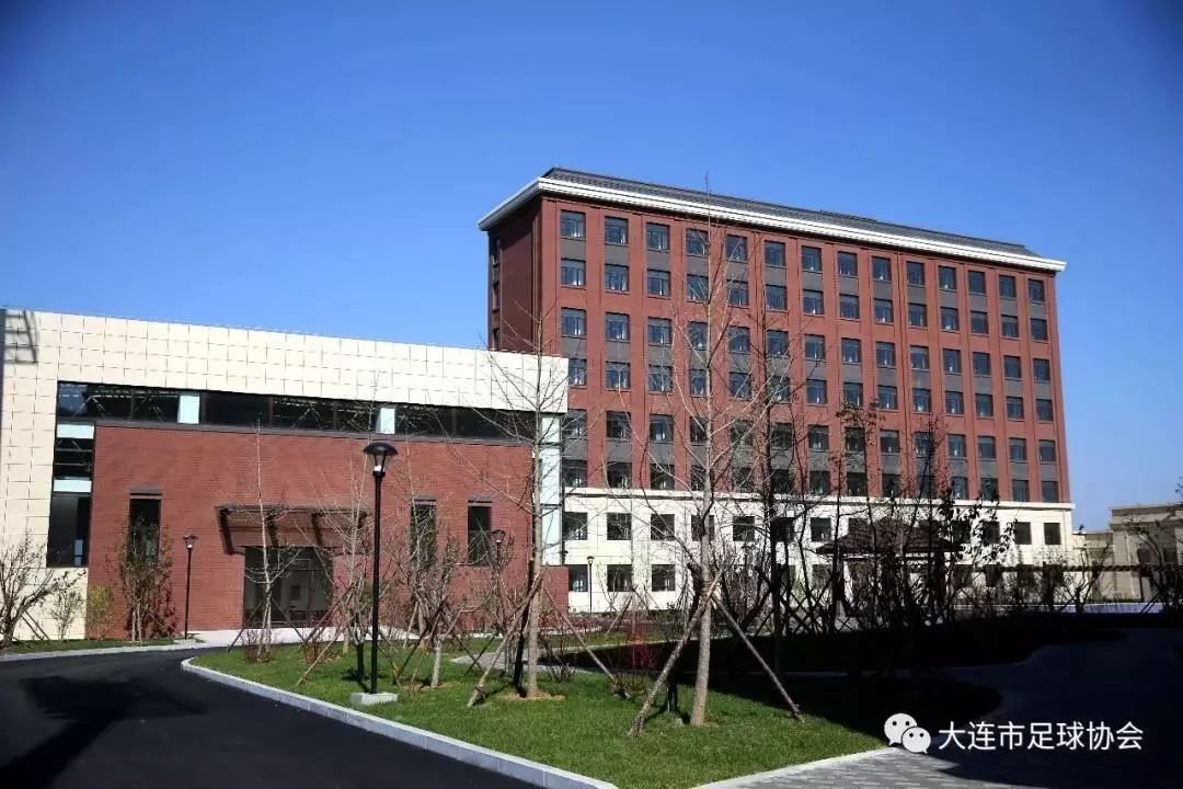 耗资9个亿!大连市足球青训基地到底啥模样?咱