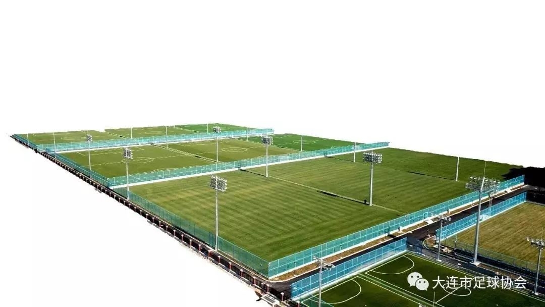 耗资9个亿!大连市足球青训基地到底啥模样?咱