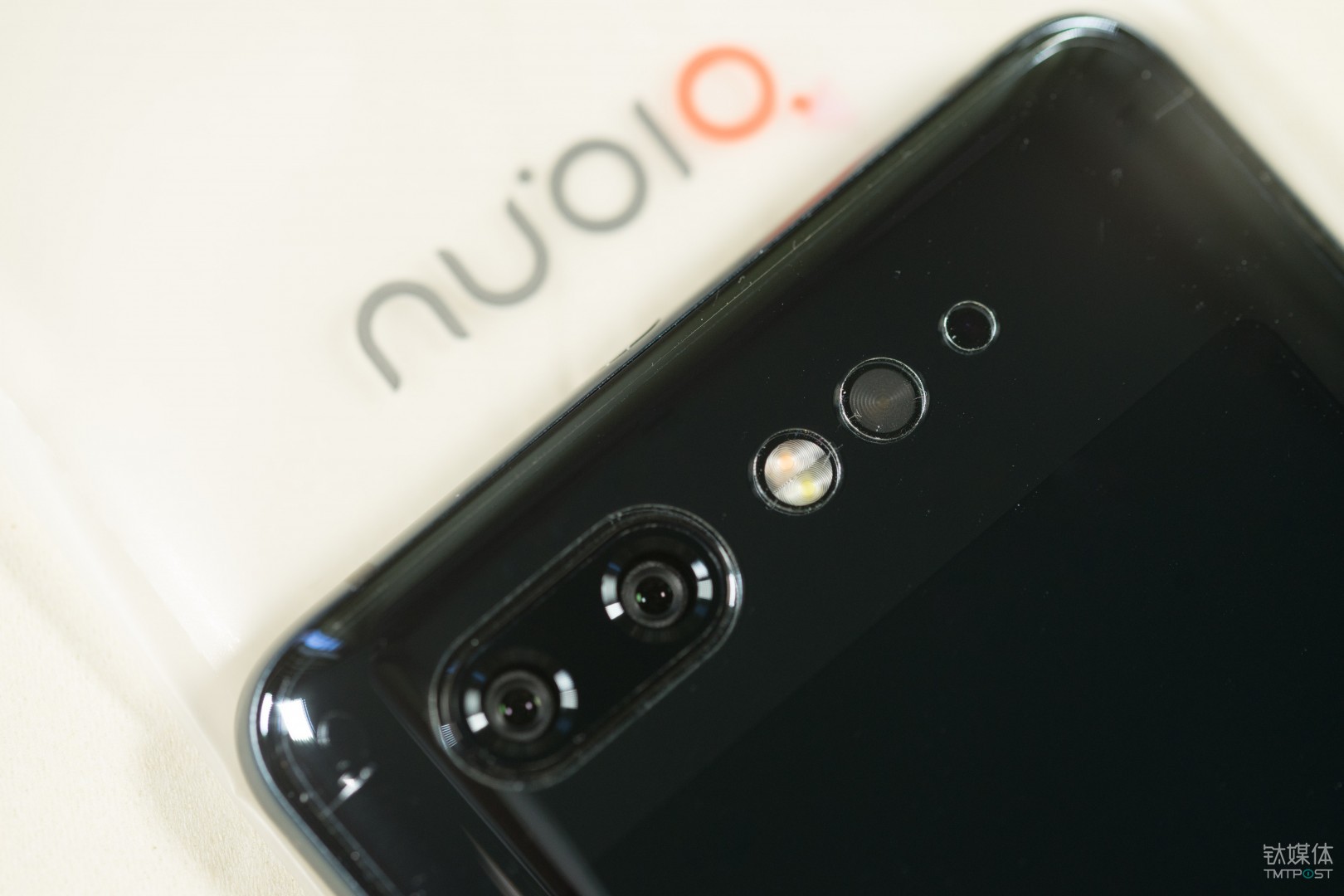 双屏玩法多,两侧指纹解锁,努比亚X评测 | 钛极客